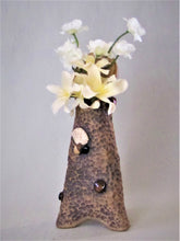 Load image into Gallery viewer, Pebble/Texture 'Tripod' Vase
