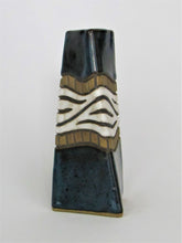 Load image into Gallery viewer, Blue/White Carved 'Twisted Triangle' Vase

