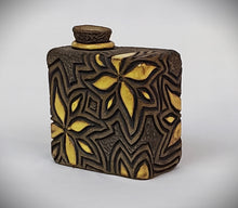 Load image into Gallery viewer, Med. Sq. Yellow Flower Box Vase
