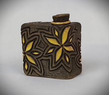 Load image into Gallery viewer, Med. Sq. Yellow Flower Box Vase
