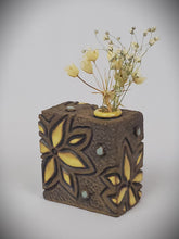 Load image into Gallery viewer, Sm. Sq. Yellow Flower Vase w/Lt. Blue Dots
