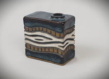 Load image into Gallery viewer, Sm. Sq. Blue/White Box Vase

