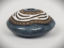 Load image into Gallery viewer, Blue/White Carved Disc Vase
